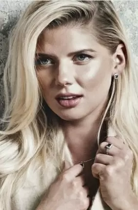 Голая Настя Задорожная (48 фото)