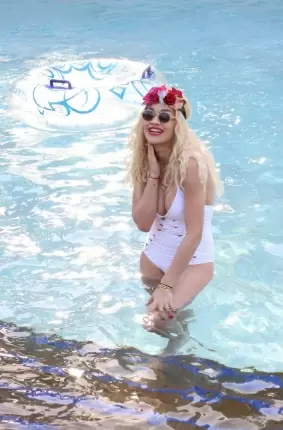 Ava Addams соблазнила паренька