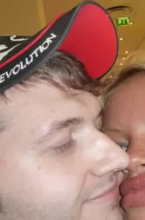 Кончил в ротик в машине